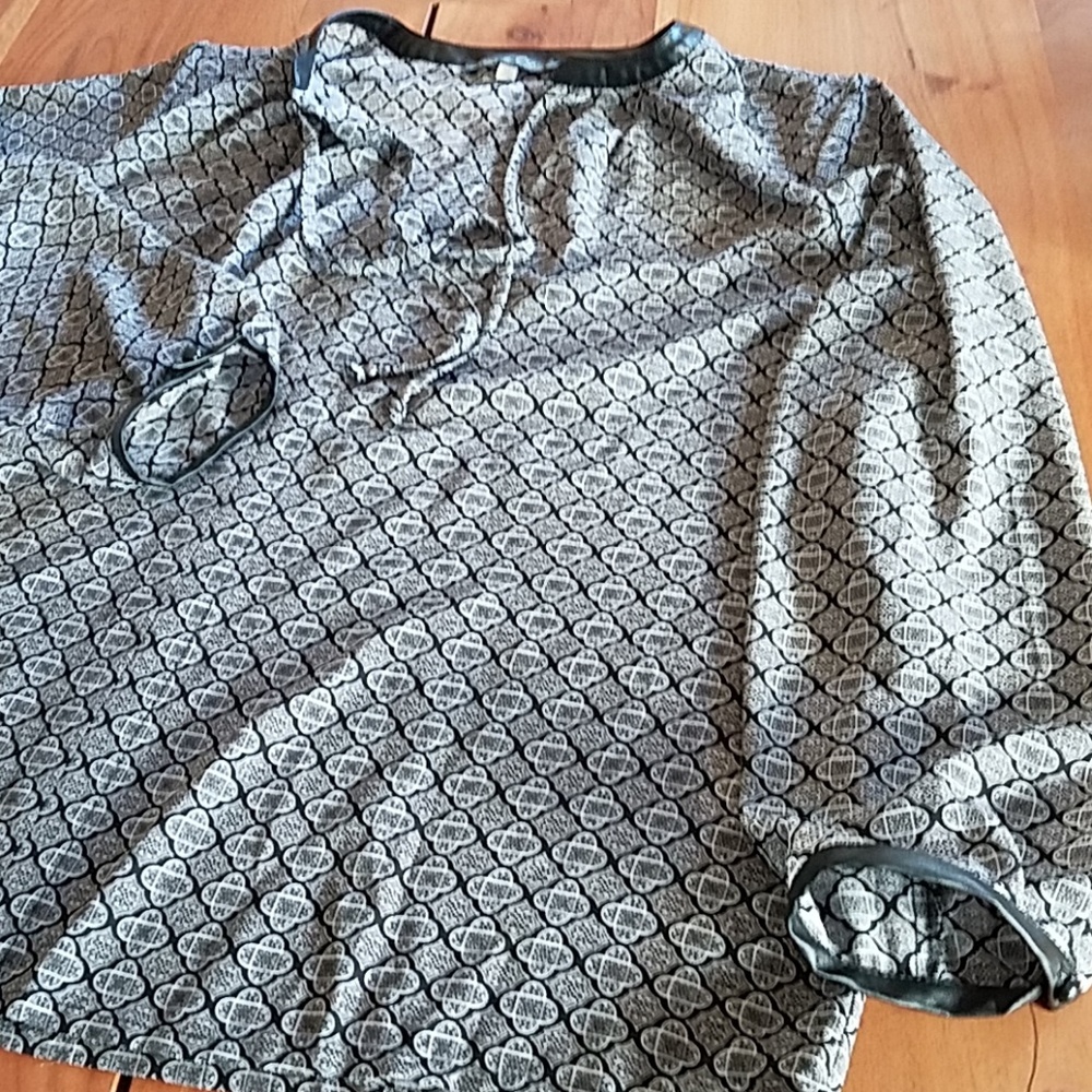 Top, size 2X - Picture 3 of 7